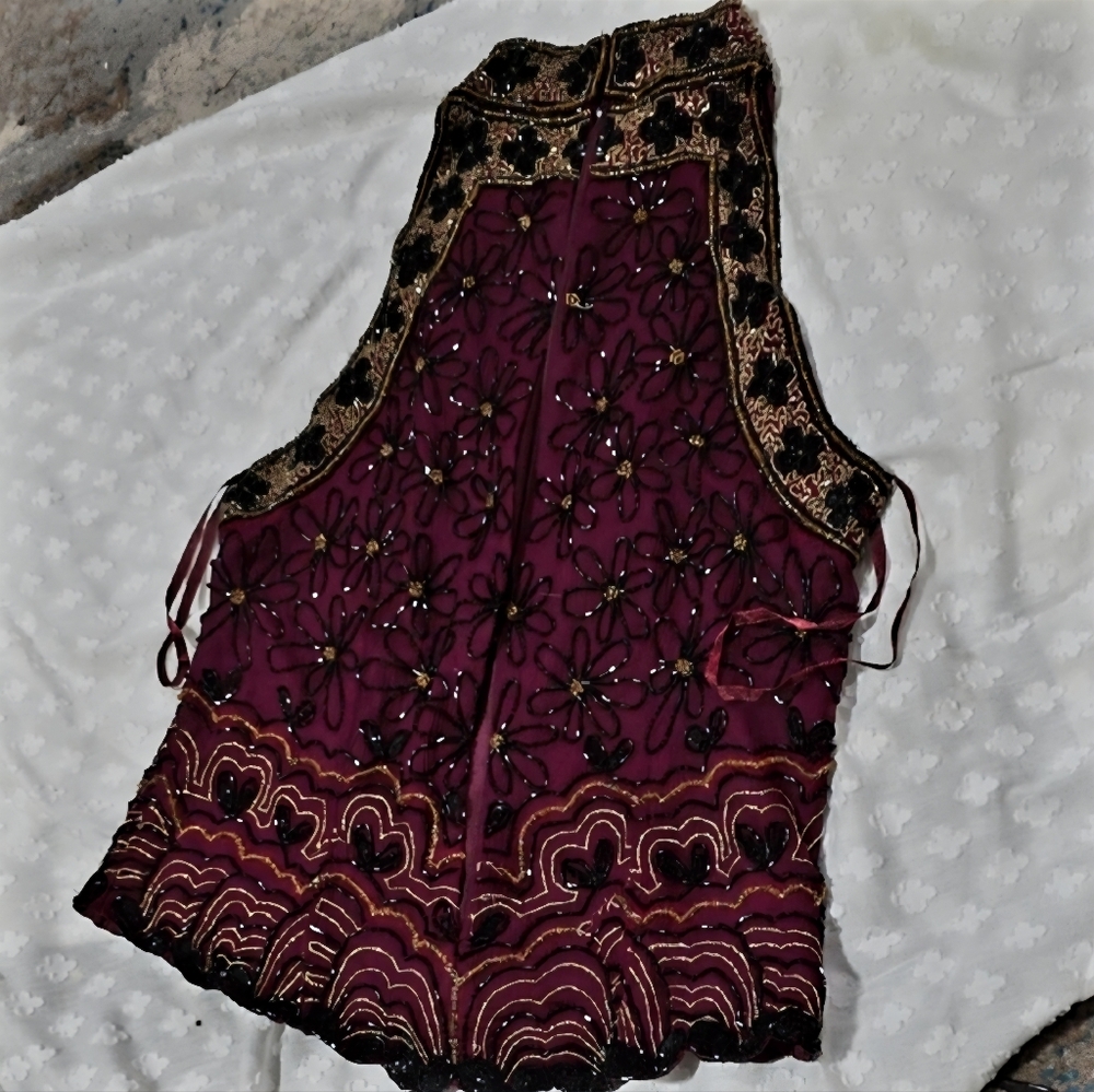 FREE COPY VTG Papell EVENING Embroidered  Embeĺlished Sequin BEADED Halter READ
